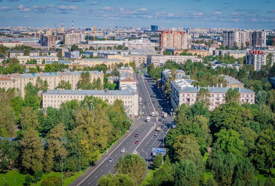 В Санкт-Петербурге благодаря нацпроекту «Инфраструктура для жизни» обновили более 60 километров улично-дорожной сети