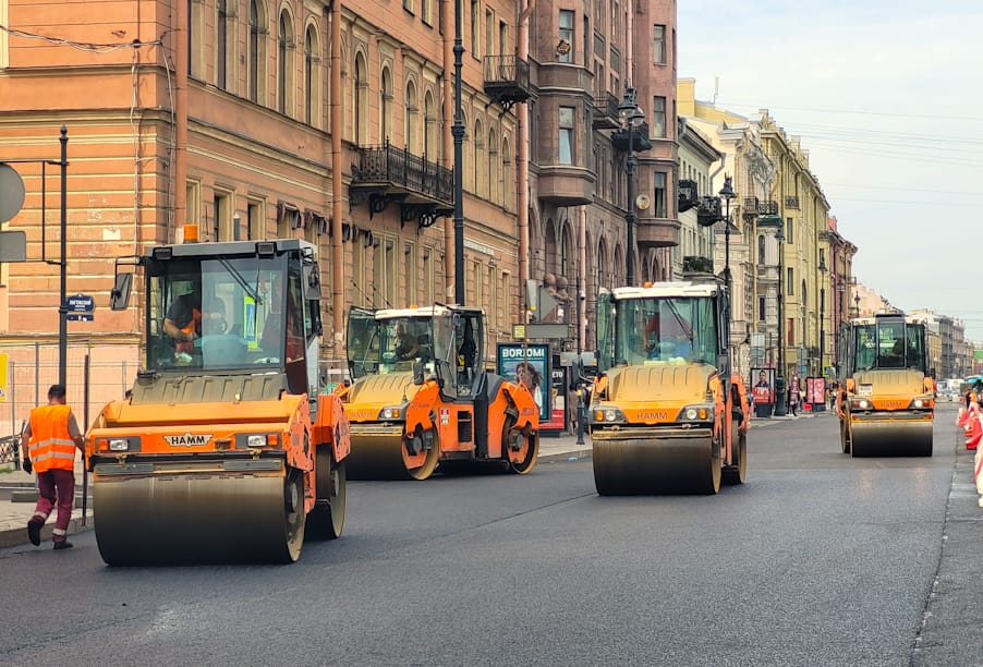 Свыше 50 км улично-дорожной сети обновят в Санкт-Петербурге по нацпроекту